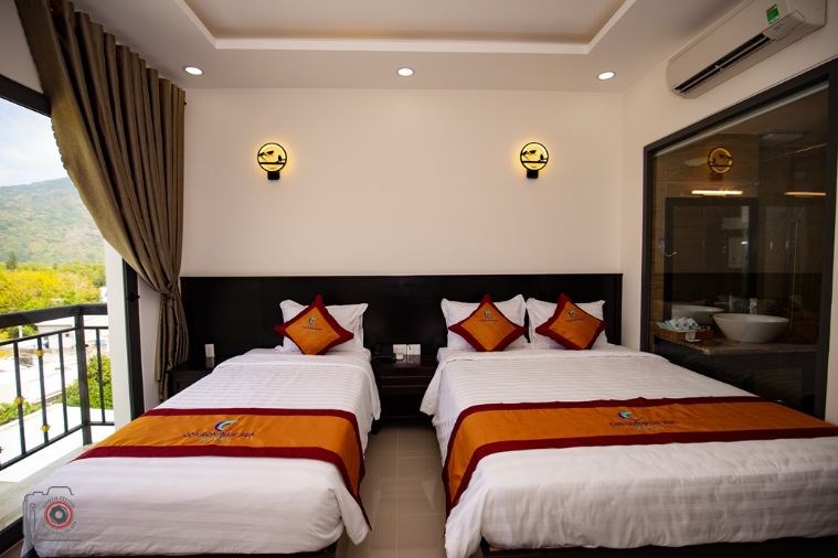 Superior Triple Moutain view